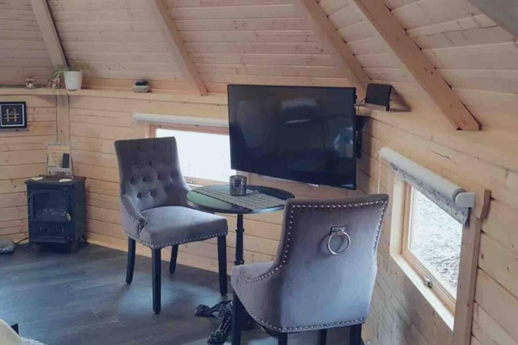Unique Luxury Cabin Inverness Exterior photo